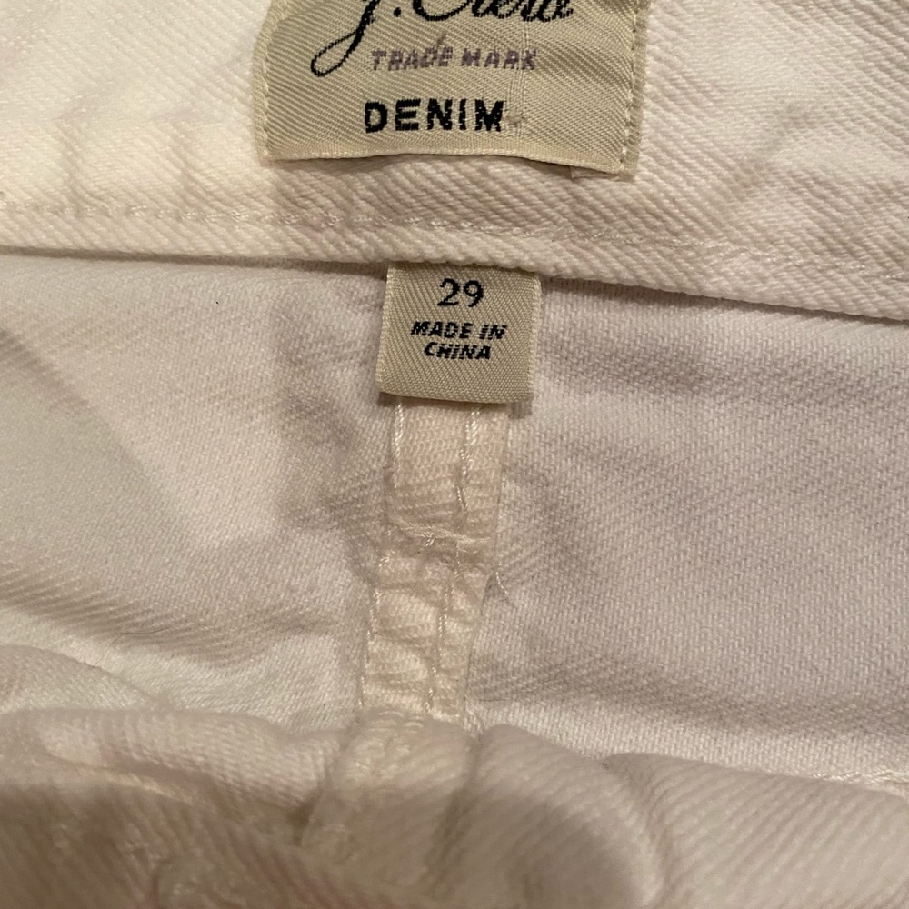 CLOSET CLEAR OUT! 🎉J Crew White Denim fringed skirt. Size 9 - Picture 4 of 6